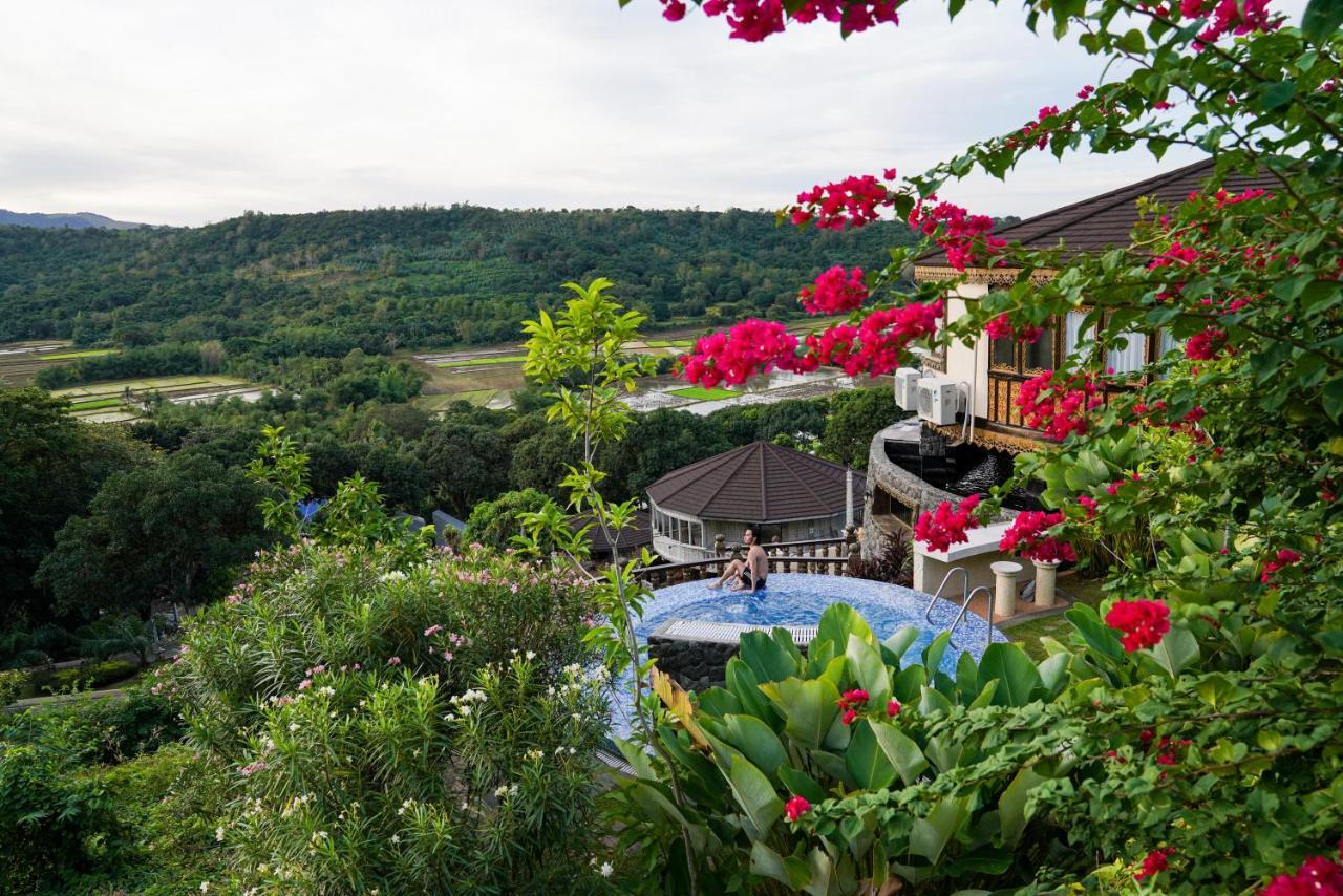 Rancho Bernardo Luxury Villas And Resort Bagac Luaran gambar