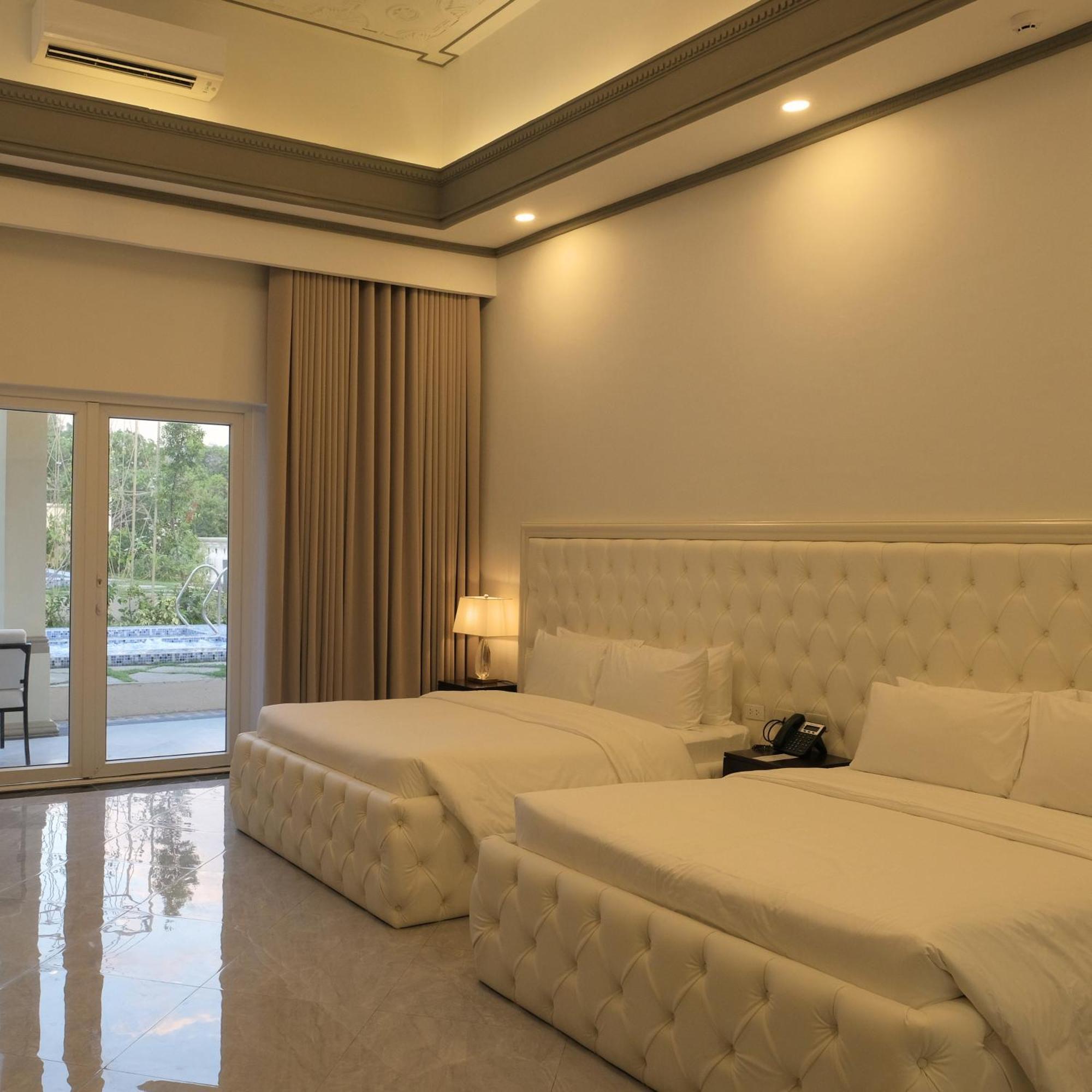 Rancho Bernardo Luxury Villas And Resort Bagac Luaran gambar